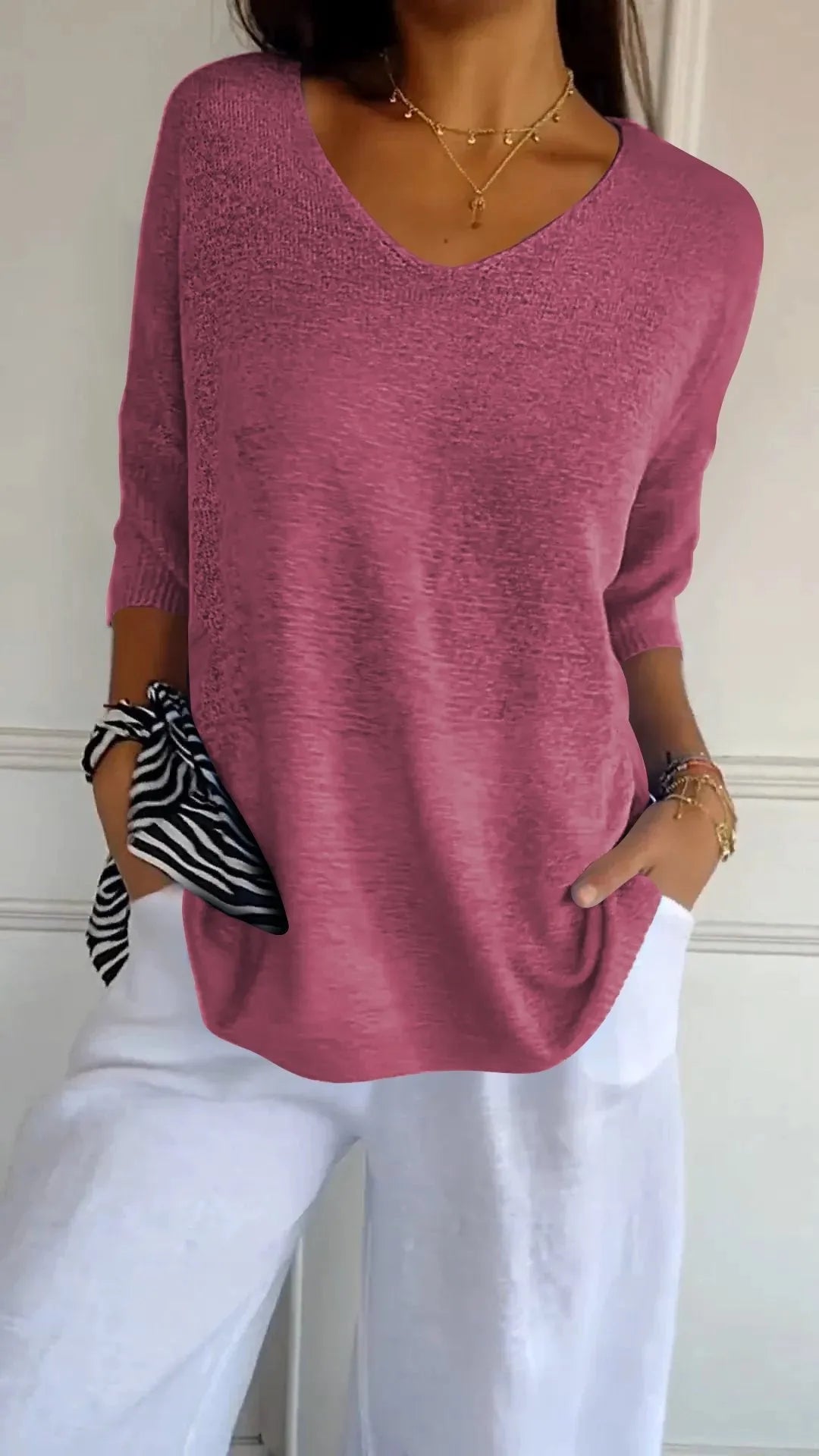 Compre 1 Leve 3 Blusinhas Luna® com decote V e Malha Leve